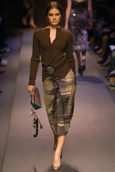 Look 11
